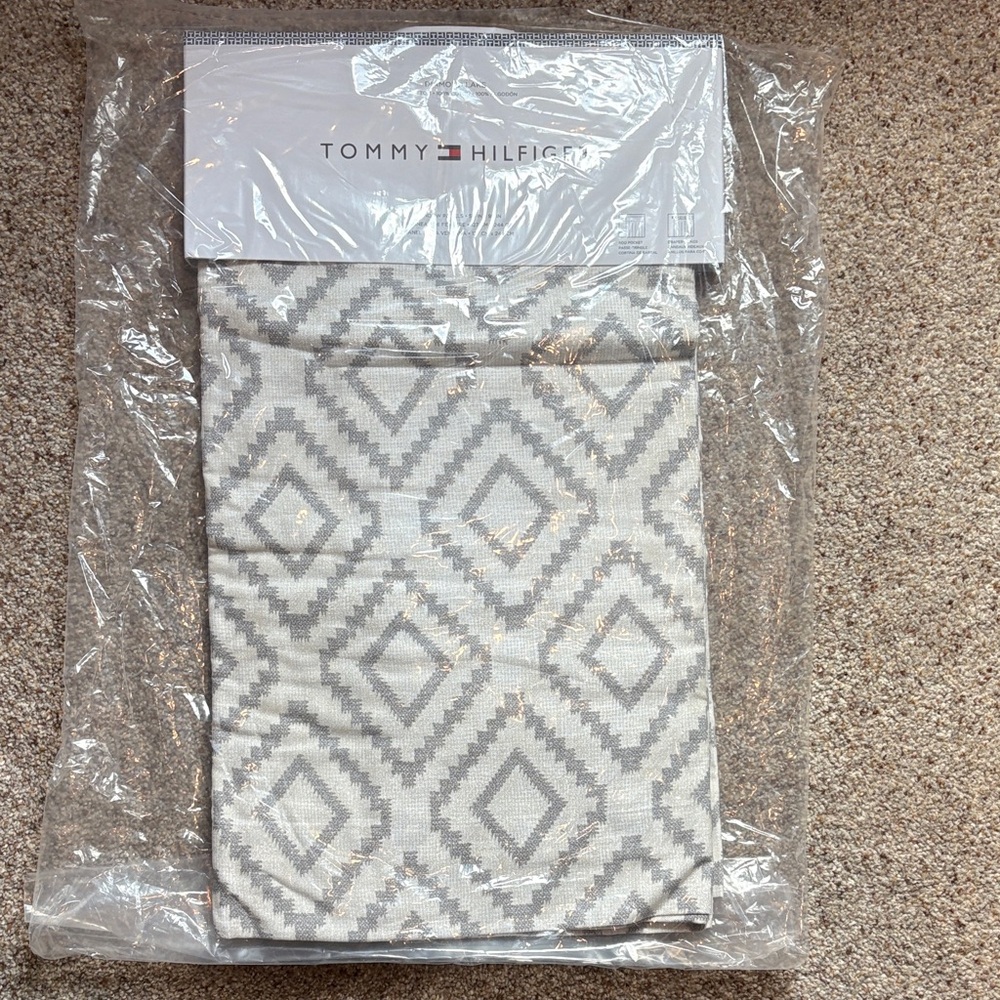 NEW Tommy Hilfiger Diamond Lake - 2 curtain panels (grey and cream)